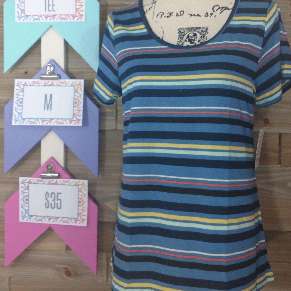 LuLaRoe NWT Medium Classic Tee